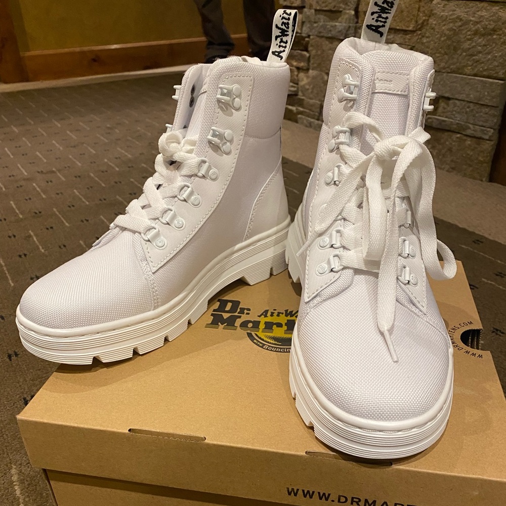 NIB white Dr Martins